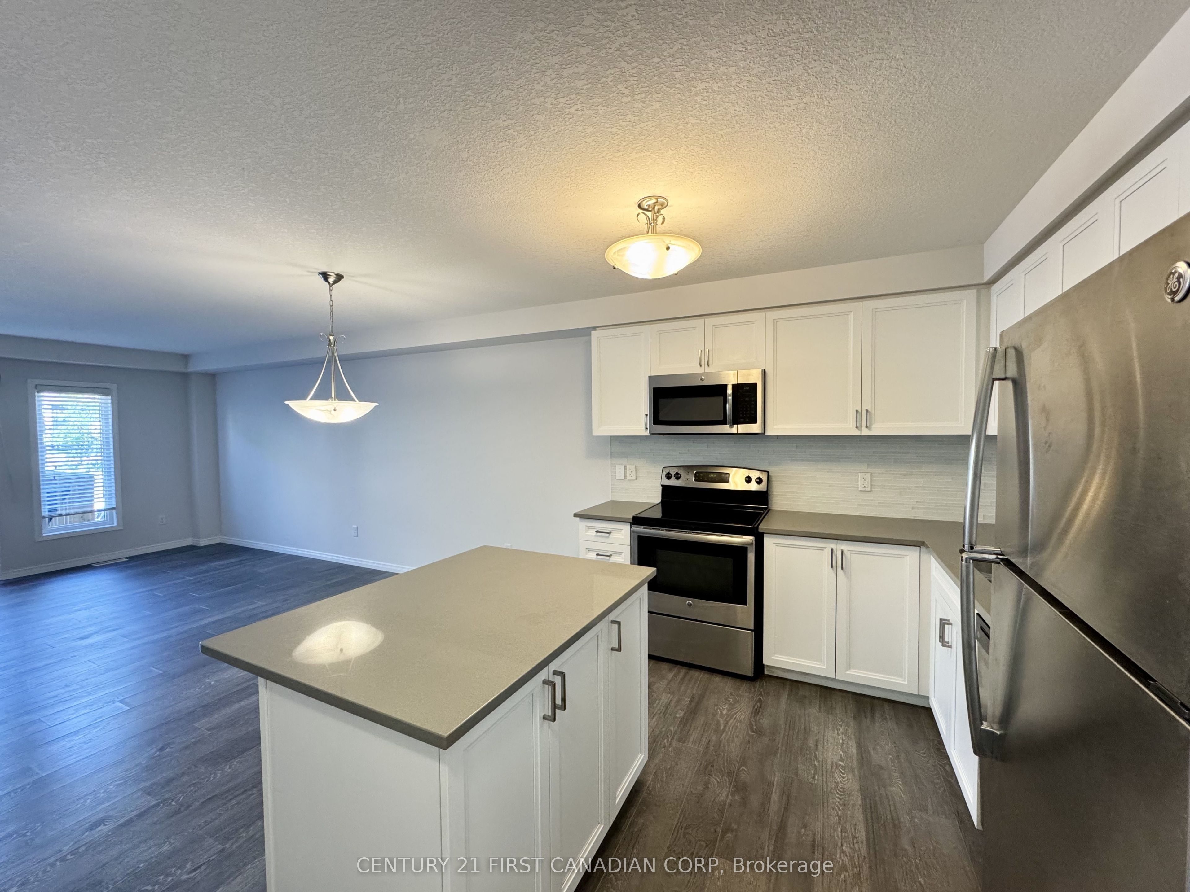 3186 Singleton Avenue Property Photo 8