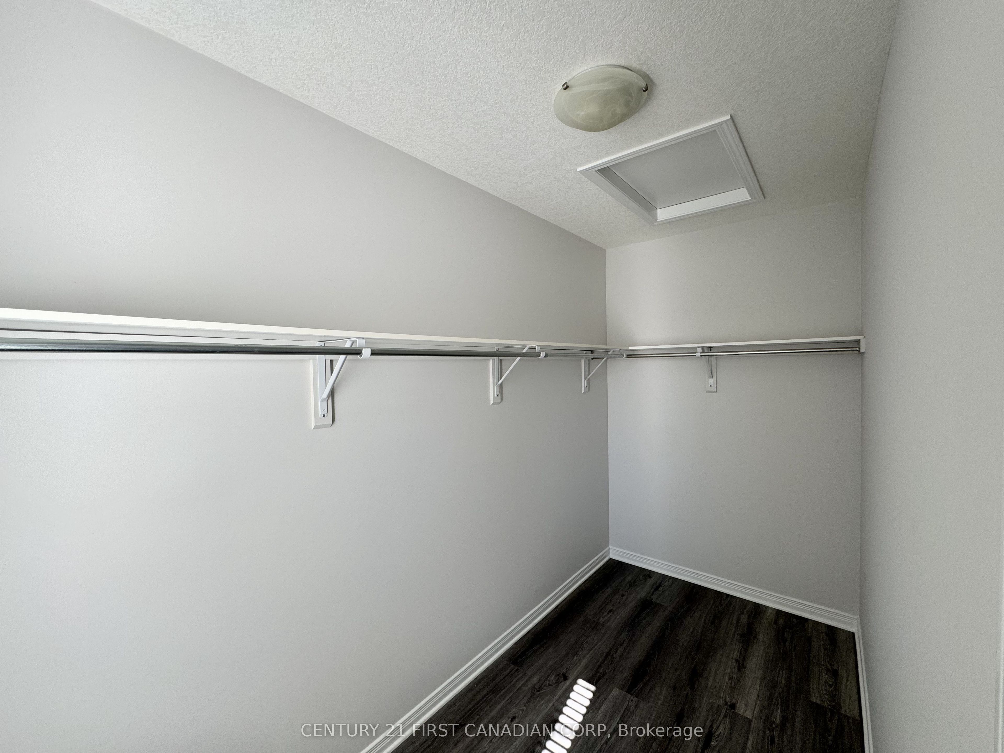 3186 Singleton Avenue Property Photo 16