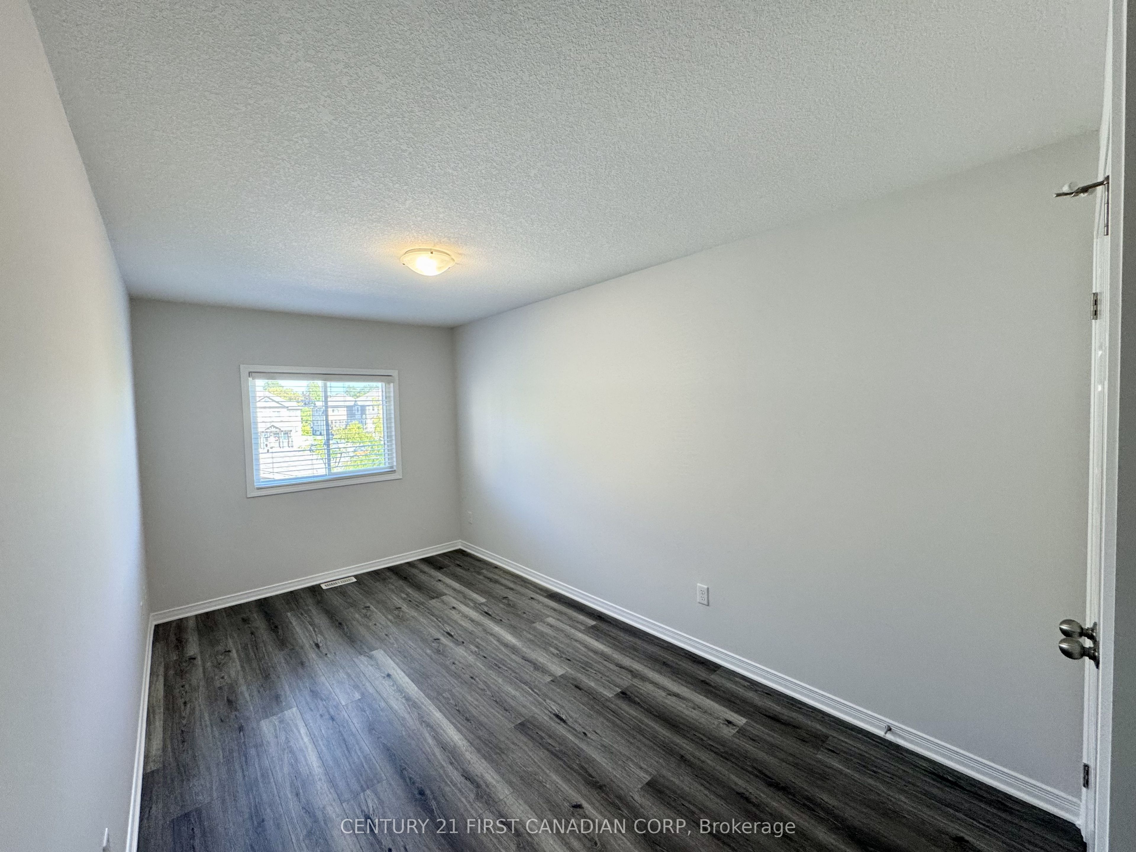 3186 Singleton Avenue Property Photo 21