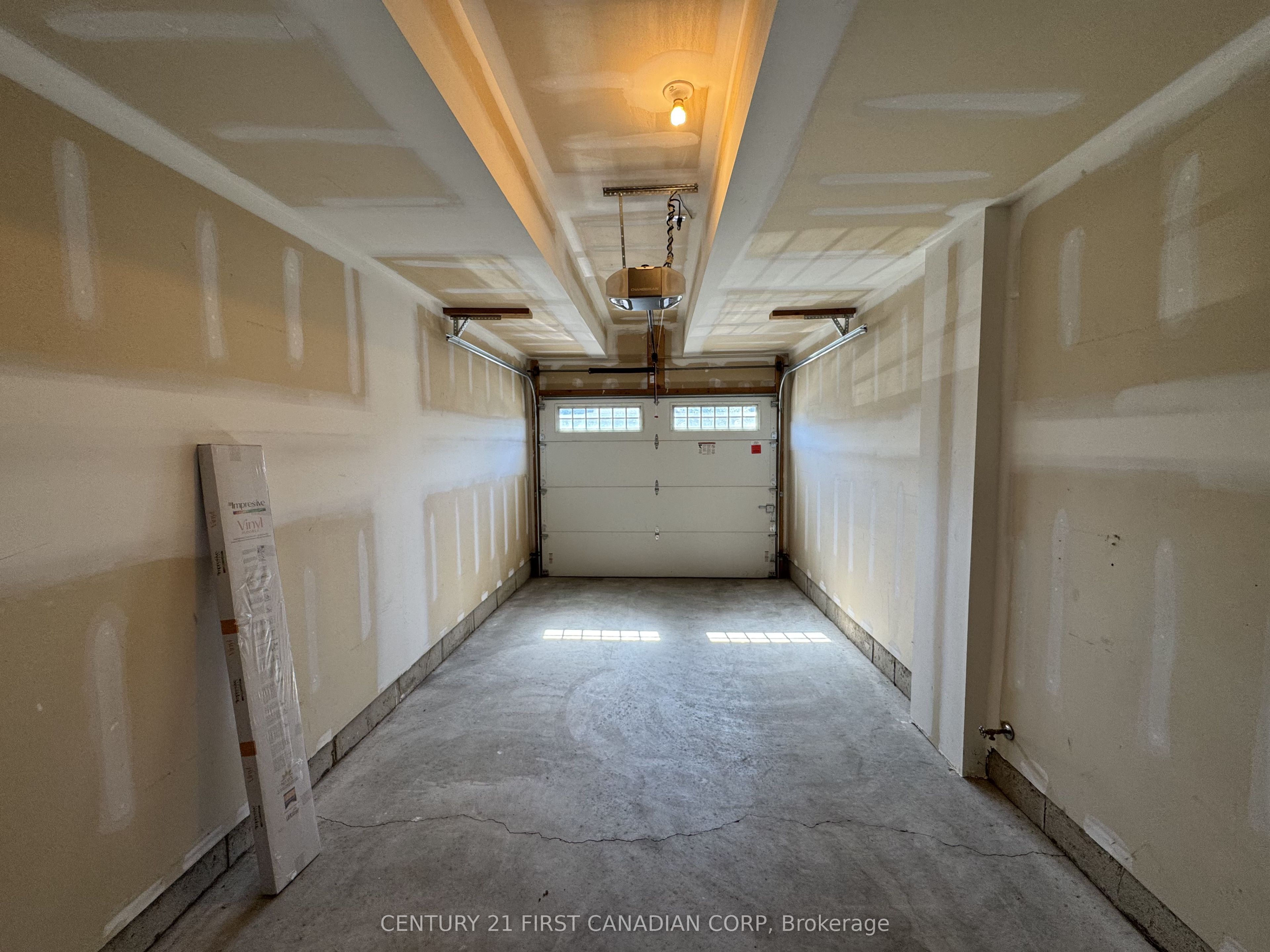 3186 Singleton Avenue Property Photo 22