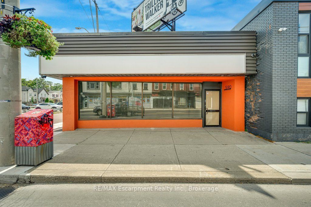 590 Barton Street E Property Photo 1