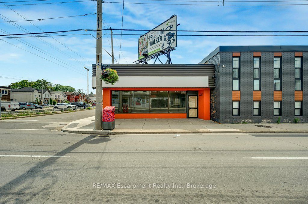 590 Barton Street E Property Photo 2