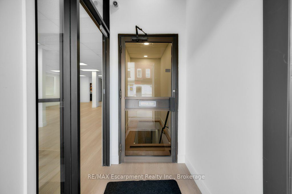 590 Barton Street E Property Photo 5