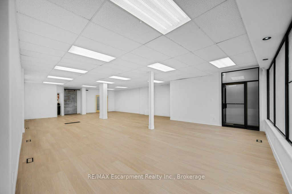 590 Barton Street E Property Photo 8