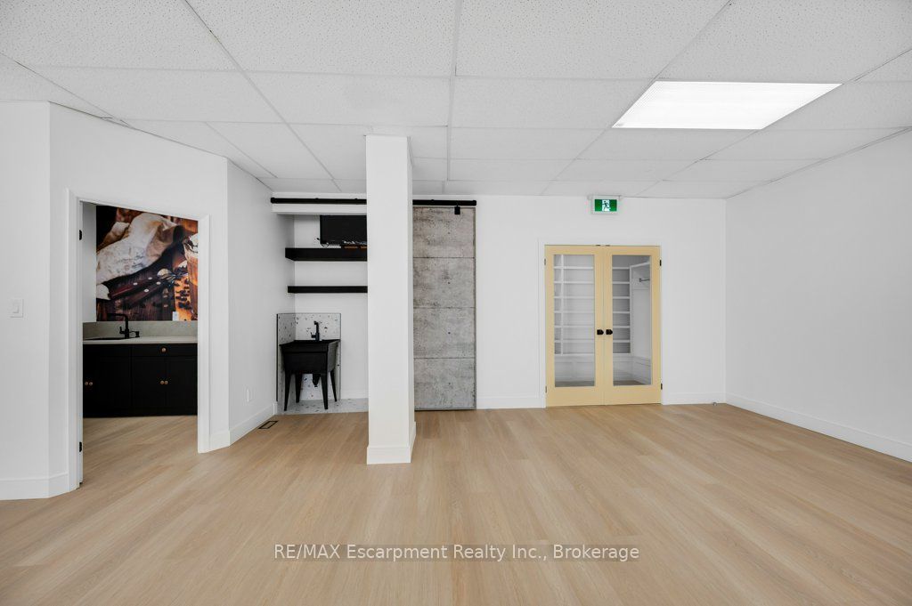 590 Barton Street E Property Photo 14
