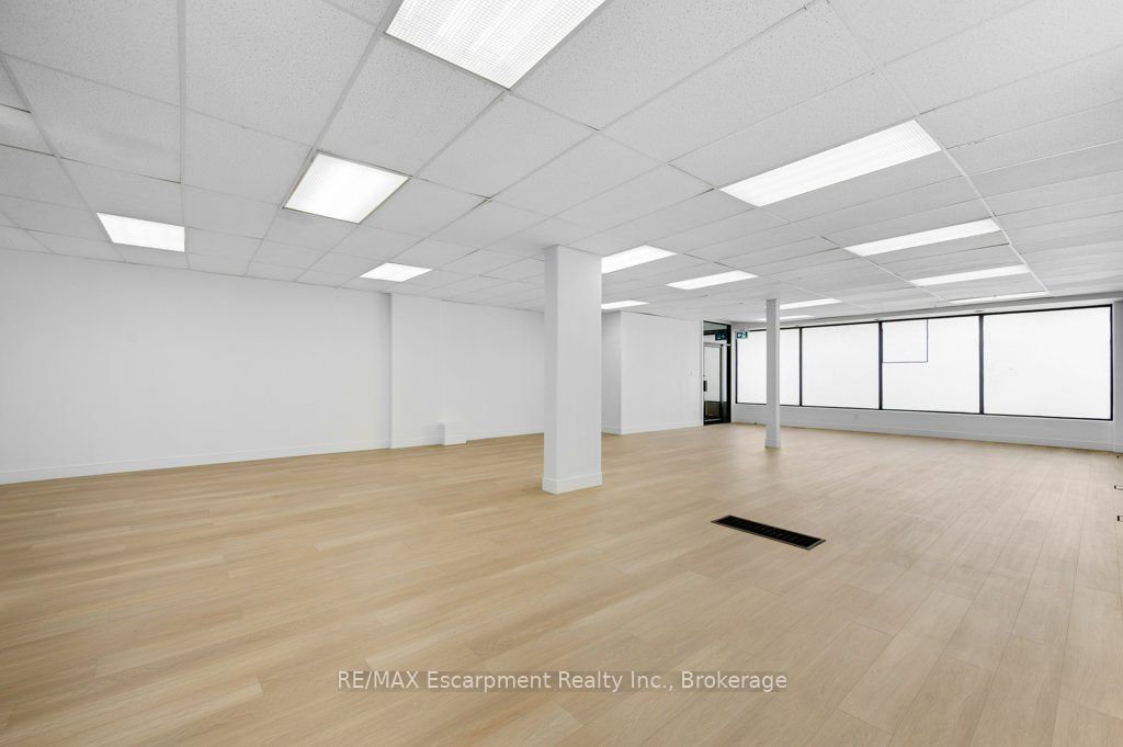 590 Barton Street E Property Photo 16