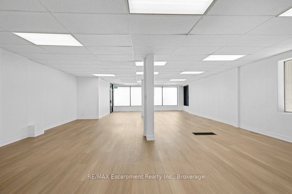590 Barton Street E Property Photo 17