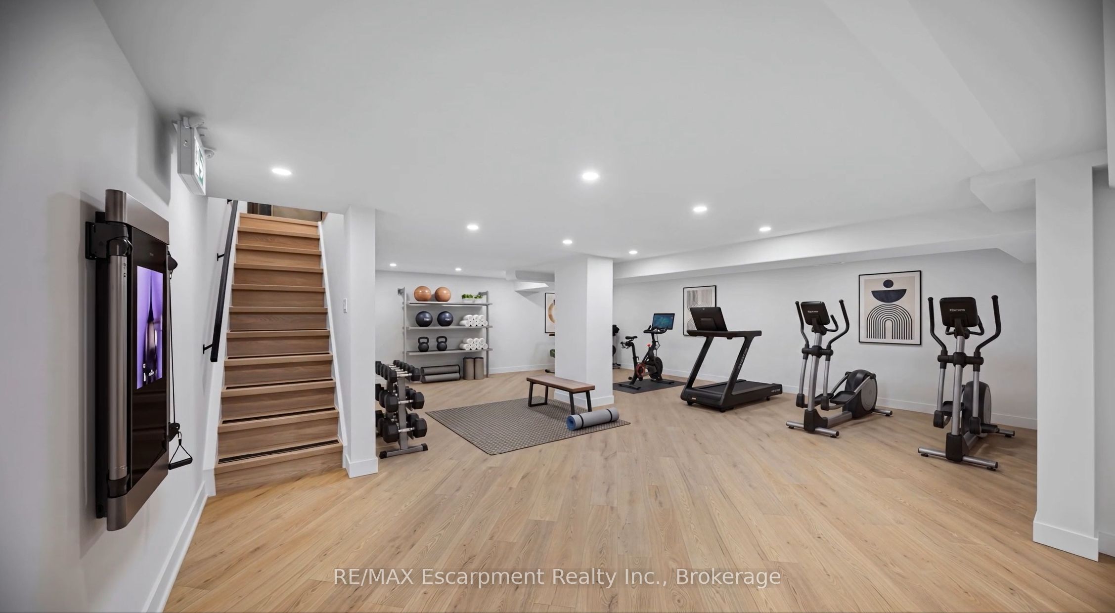 590 Barton Street E Property Photo 24