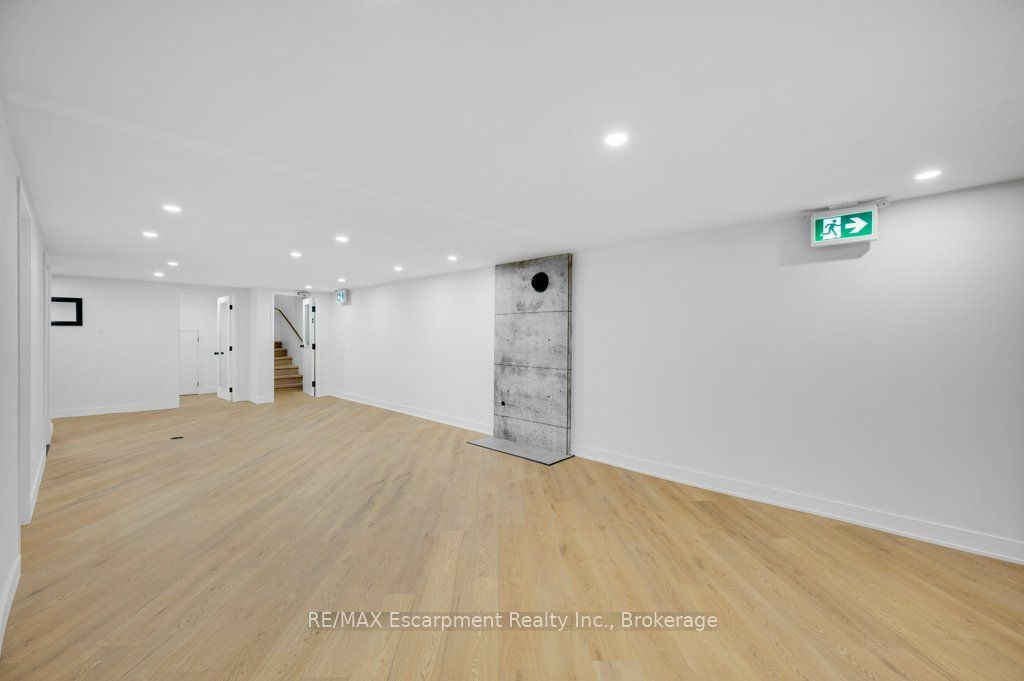 590 Barton Street E Property Photo 27