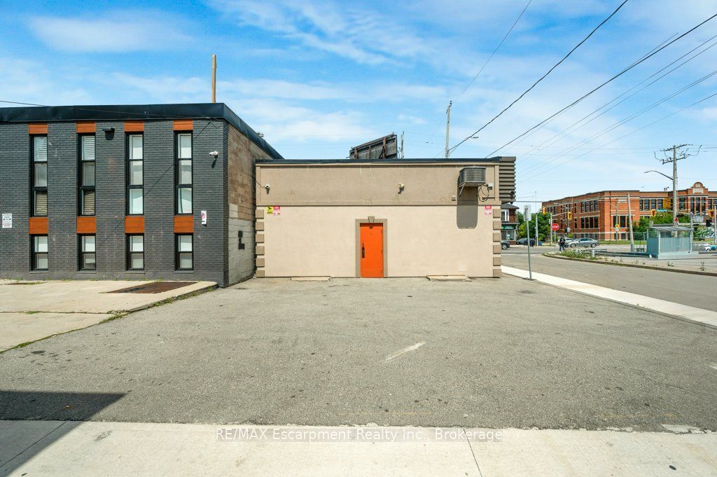 590 Barton Street E Property Photo 36