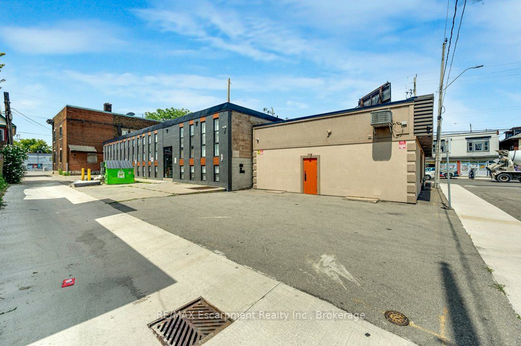 590 Barton Street E Property Photo 37