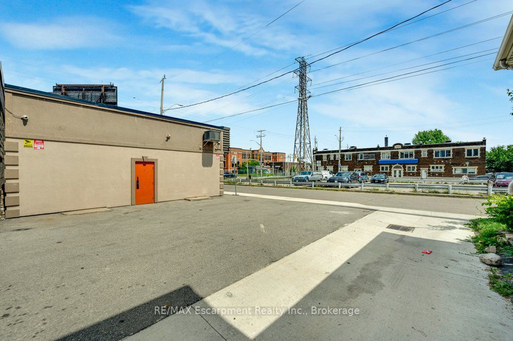 590 Barton Street E Property Photo 38