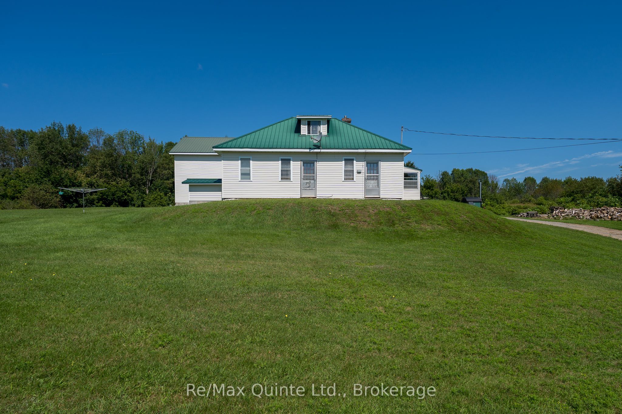 1477 Sulphide Road Property Photo 1