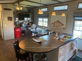 99 Forest Grove Property Photo 6