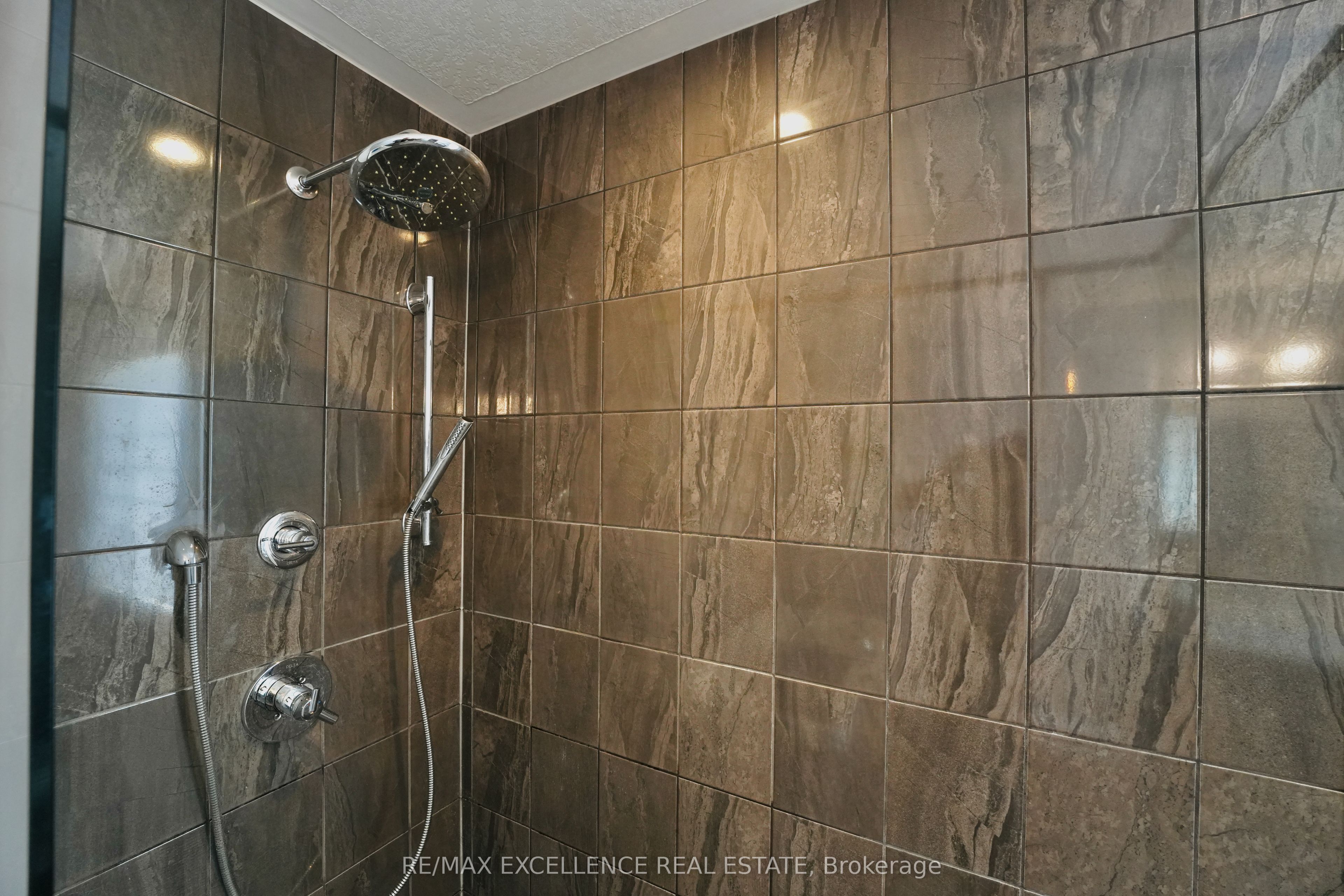 2443 Bennett Cross Property Photo 24