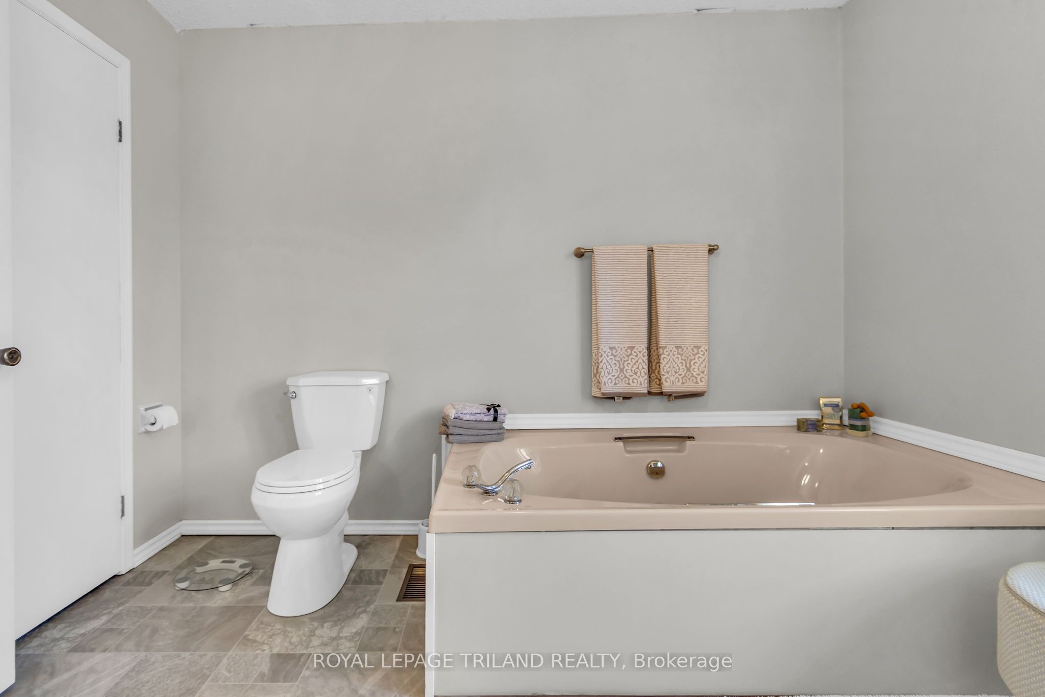 5257 Cliff Road Property Photo 35