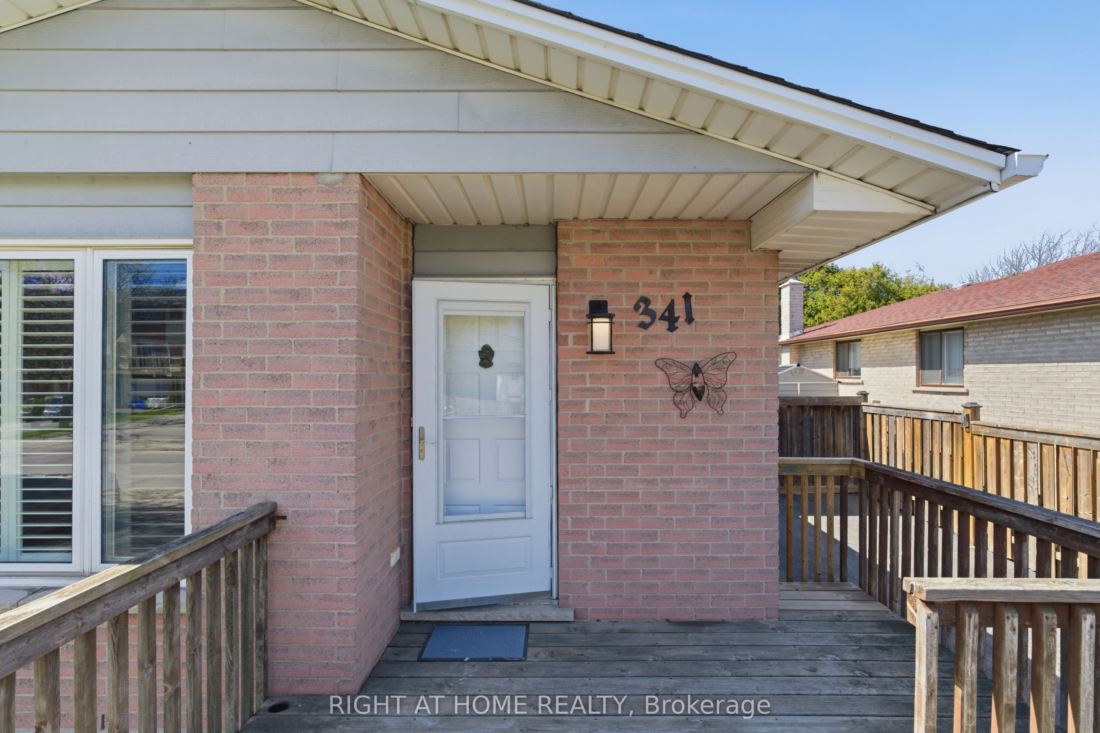 341 Rexford Drive Property Photo 3