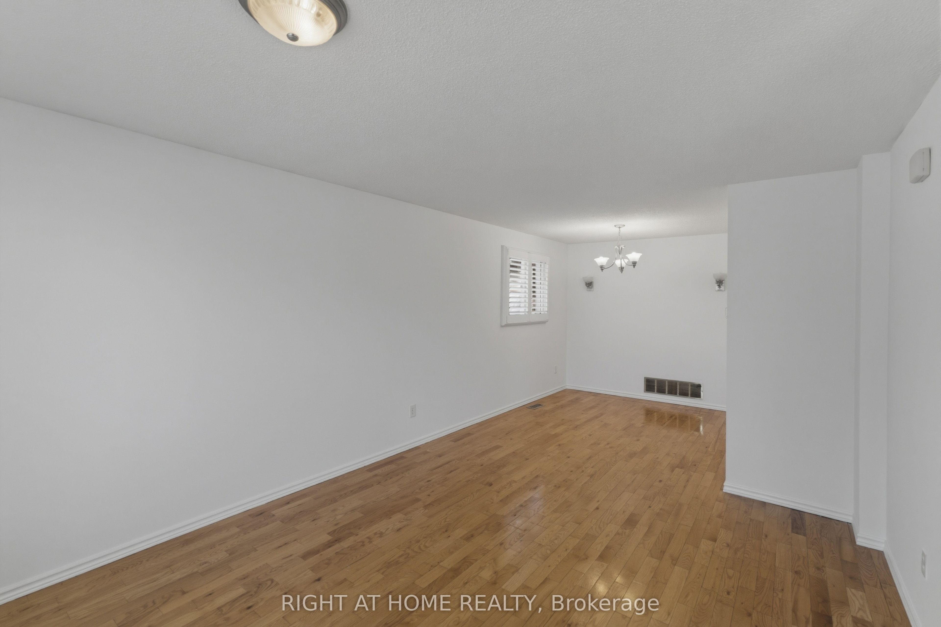 341 Rexford Drive Property Photo 9