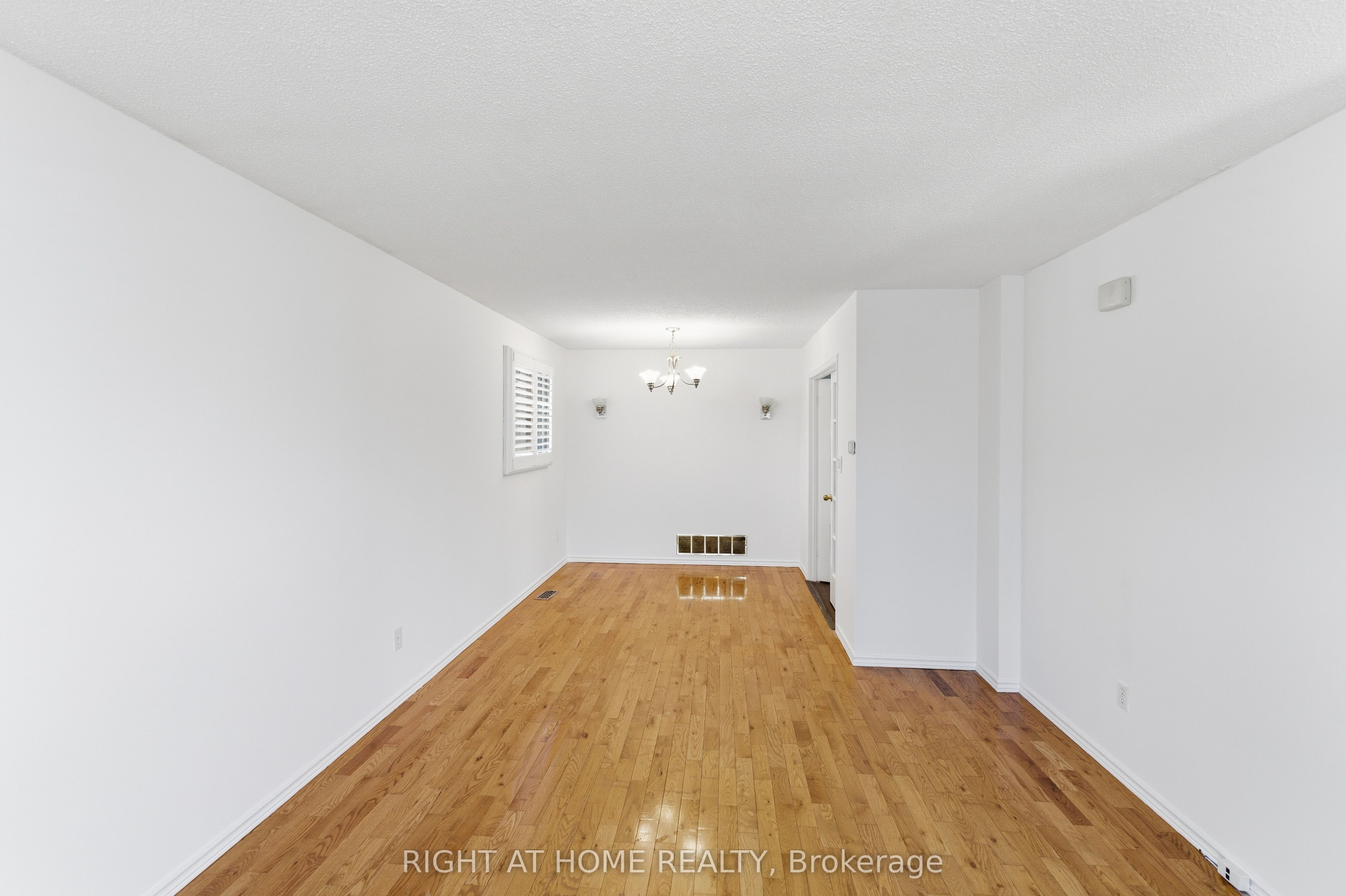 341 Rexford Drive Property Photo 10