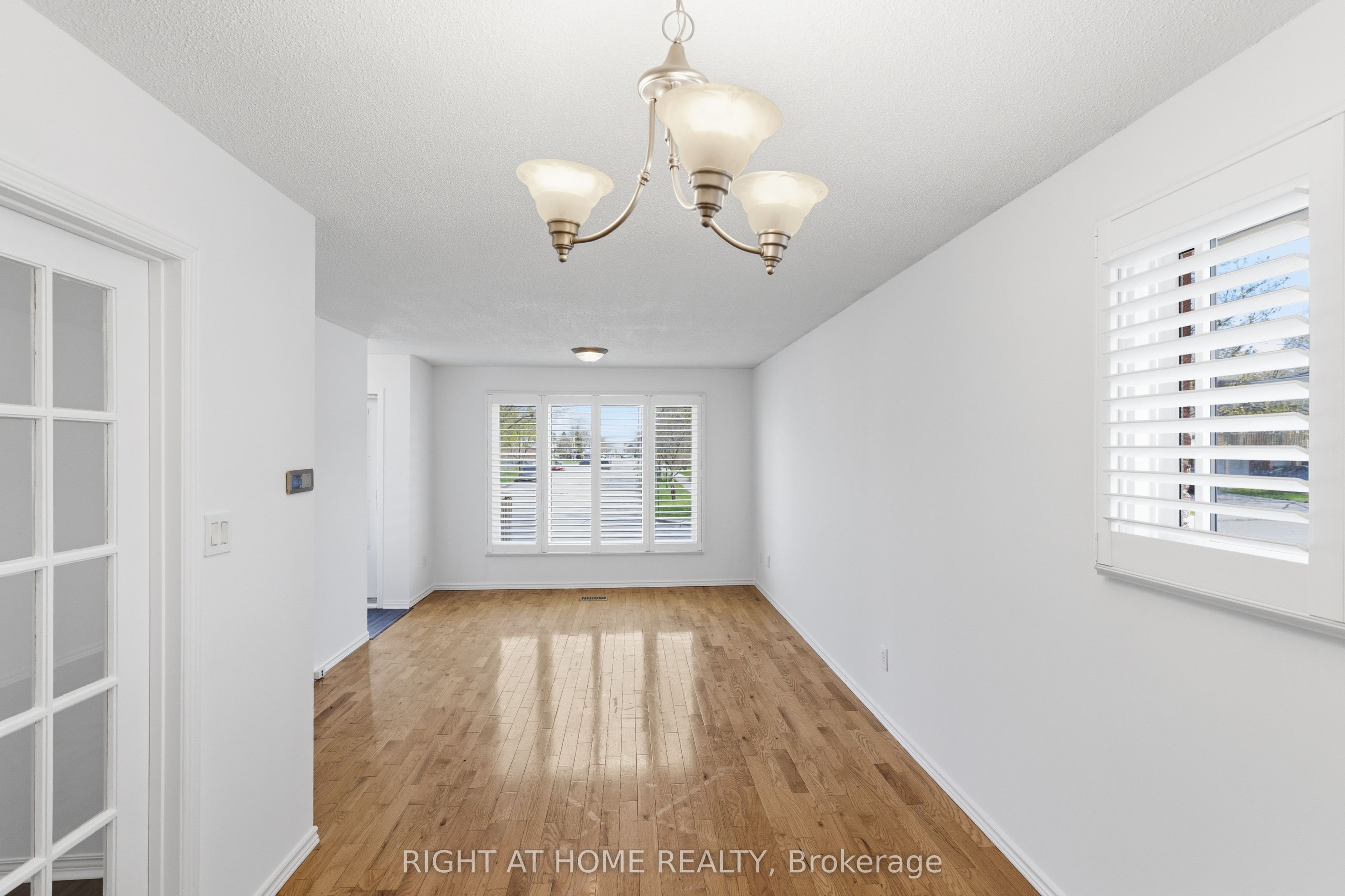 341 Rexford Drive Property Photo 11