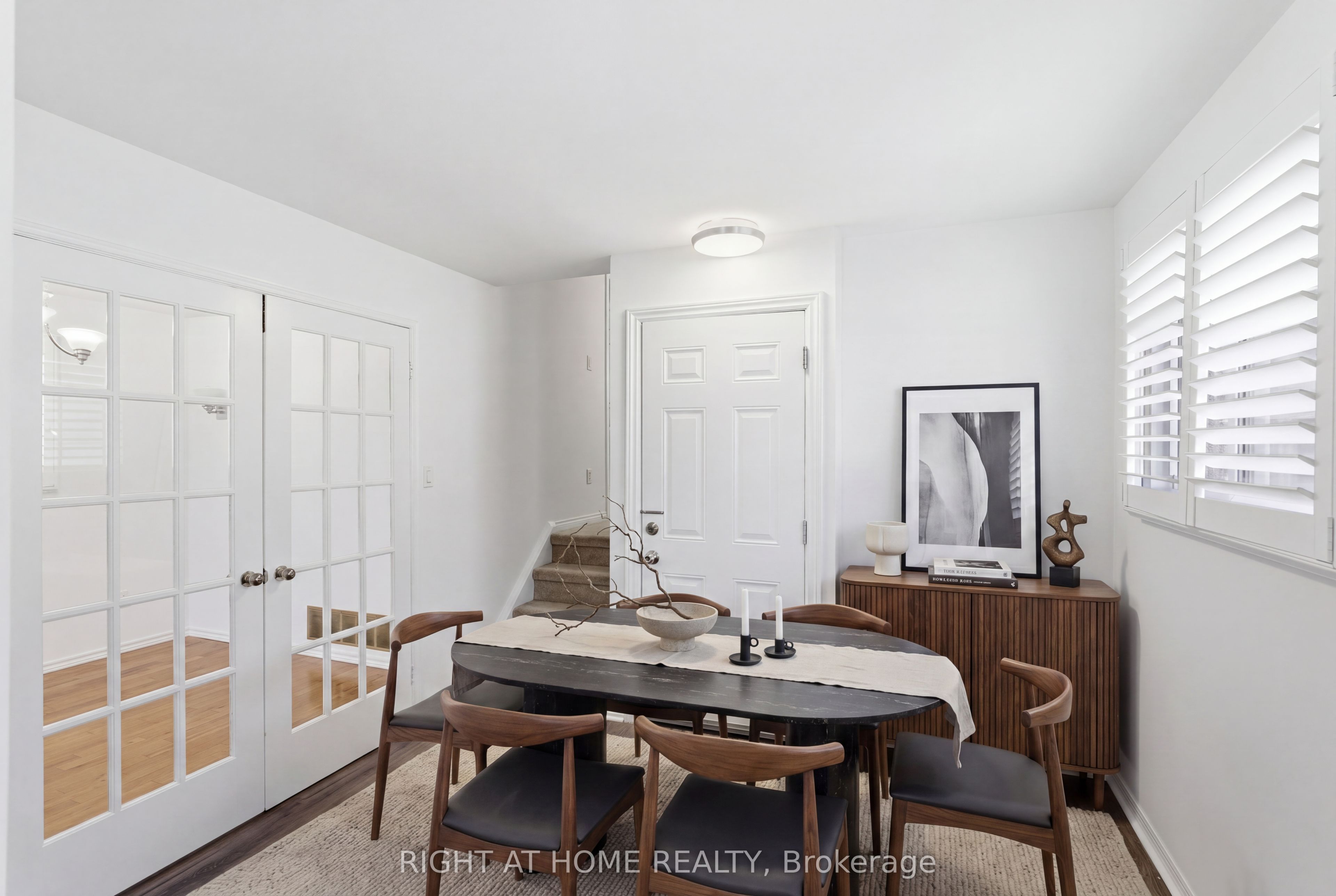 341 Rexford Drive Property Photo 14