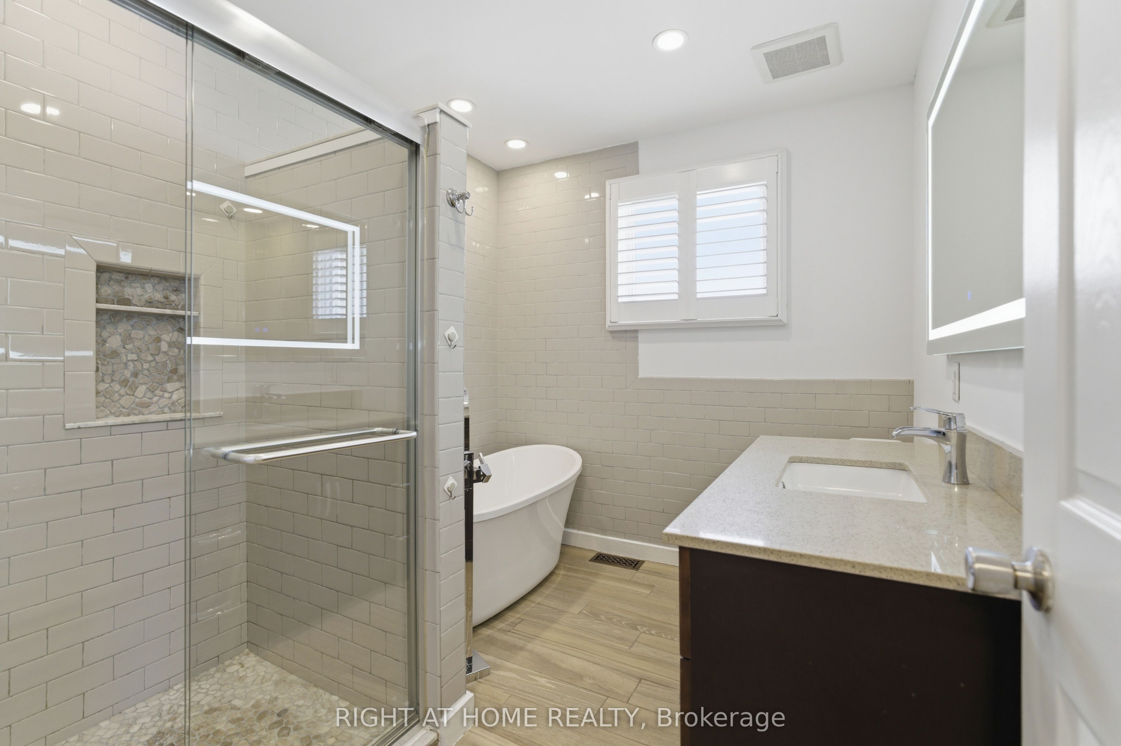 341 Rexford Drive Property Photo 26