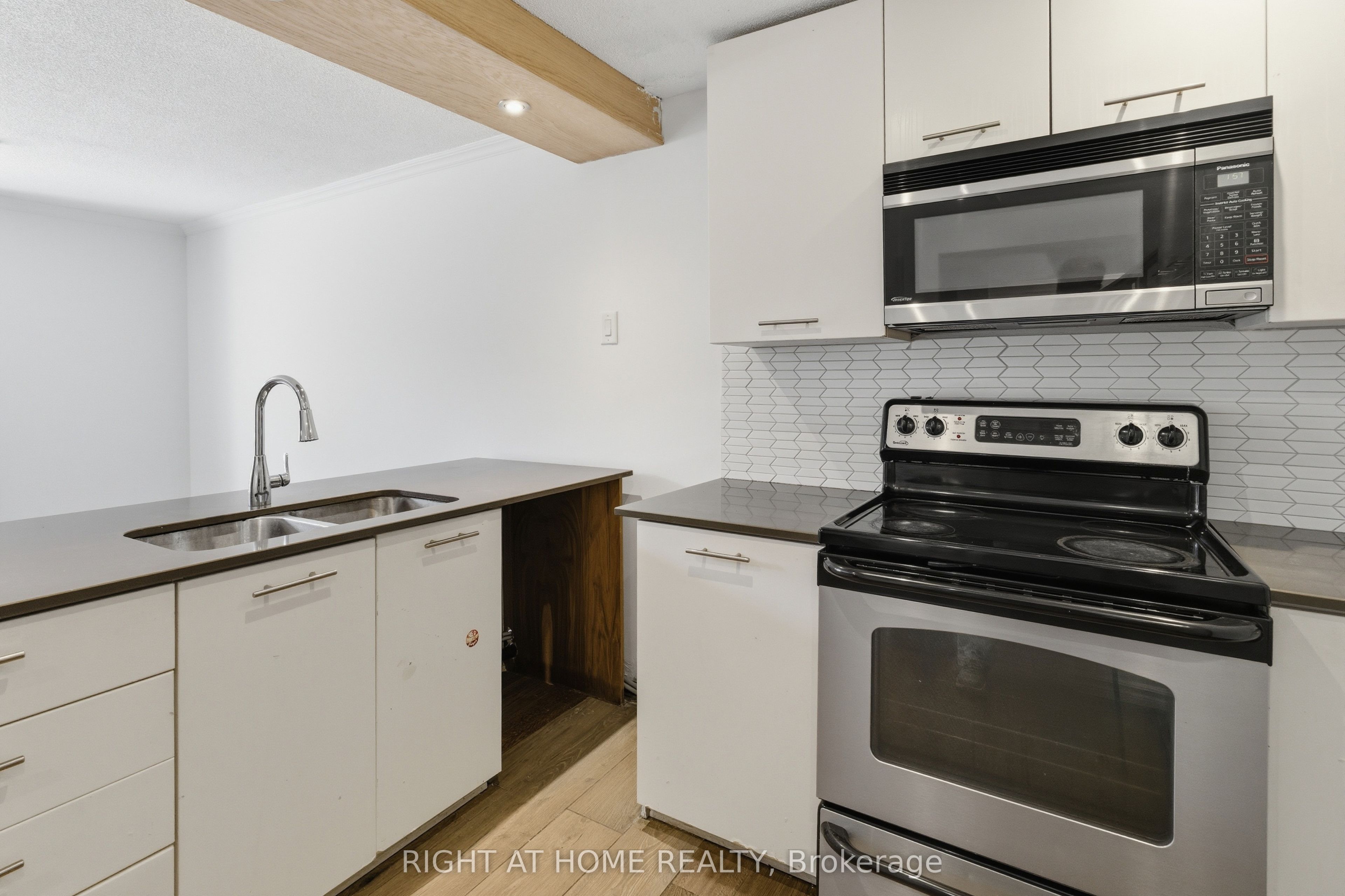 341 Rexford Drive Property Photo 30