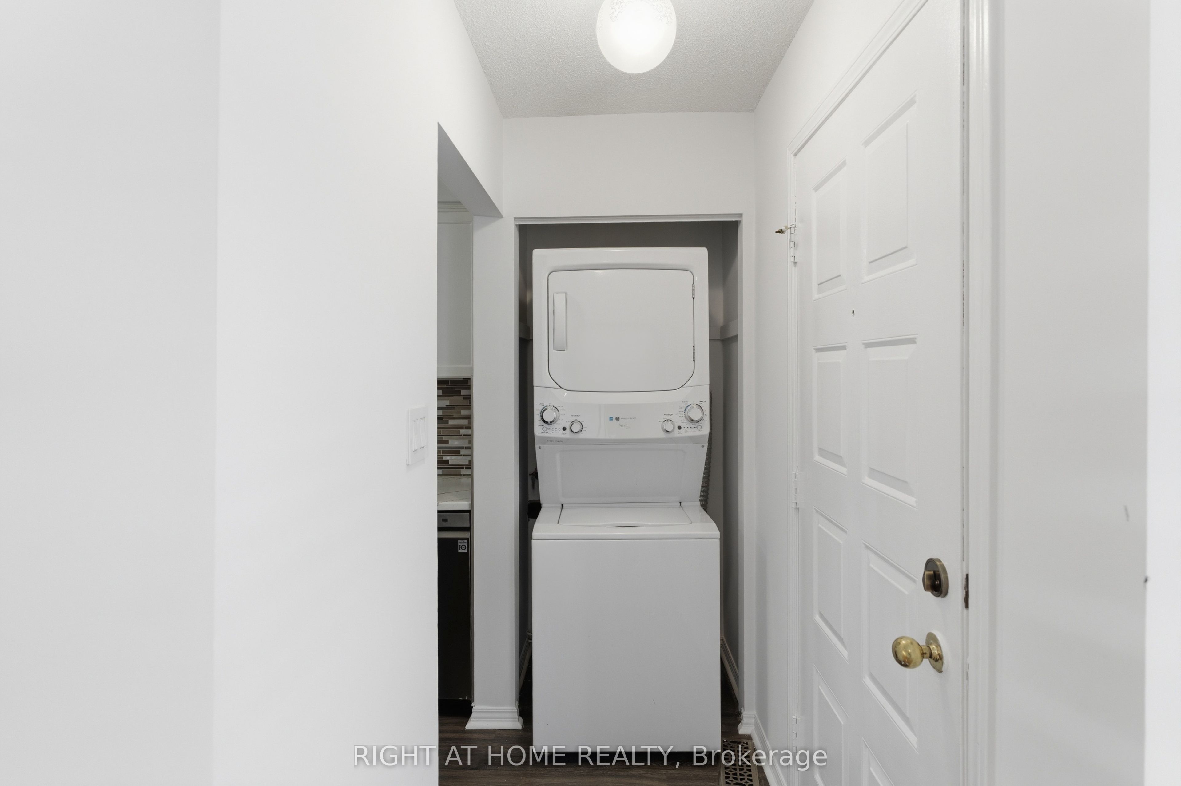 341 Rexford Drive Property Photo 38