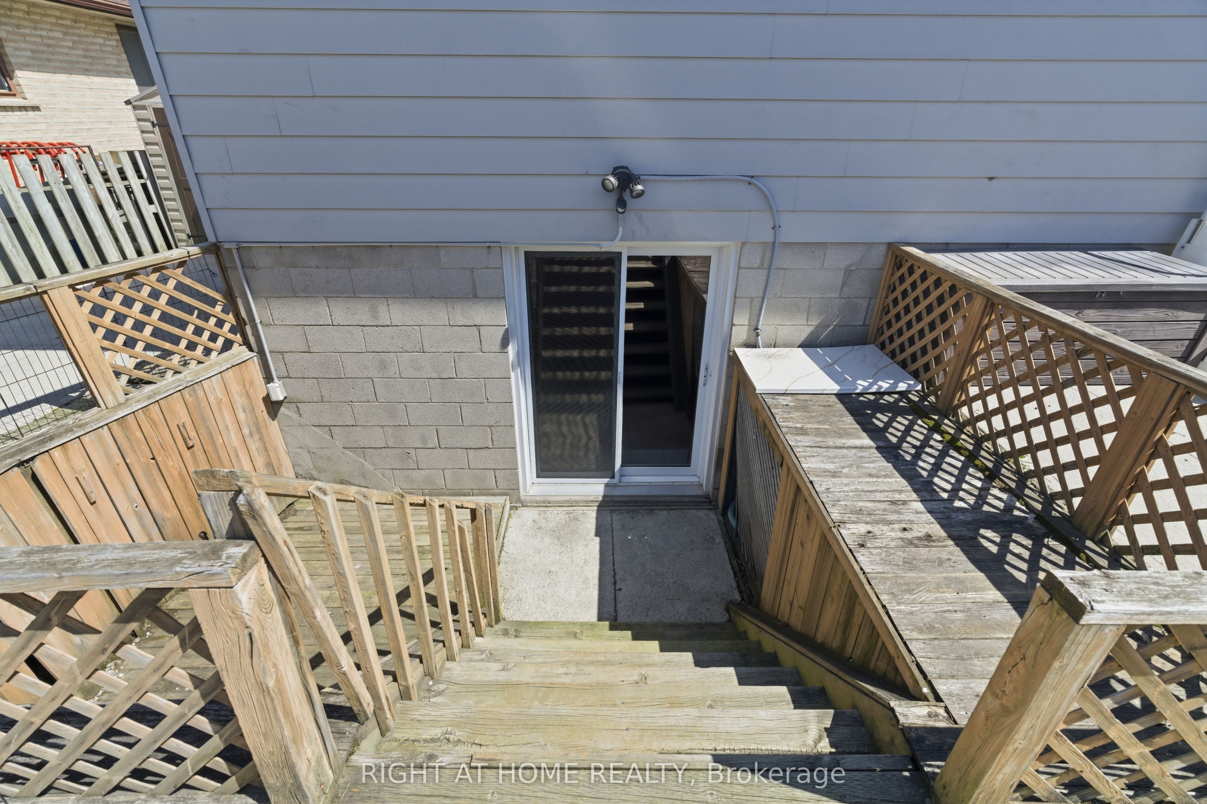 341 Rexford Drive Property Photo 46