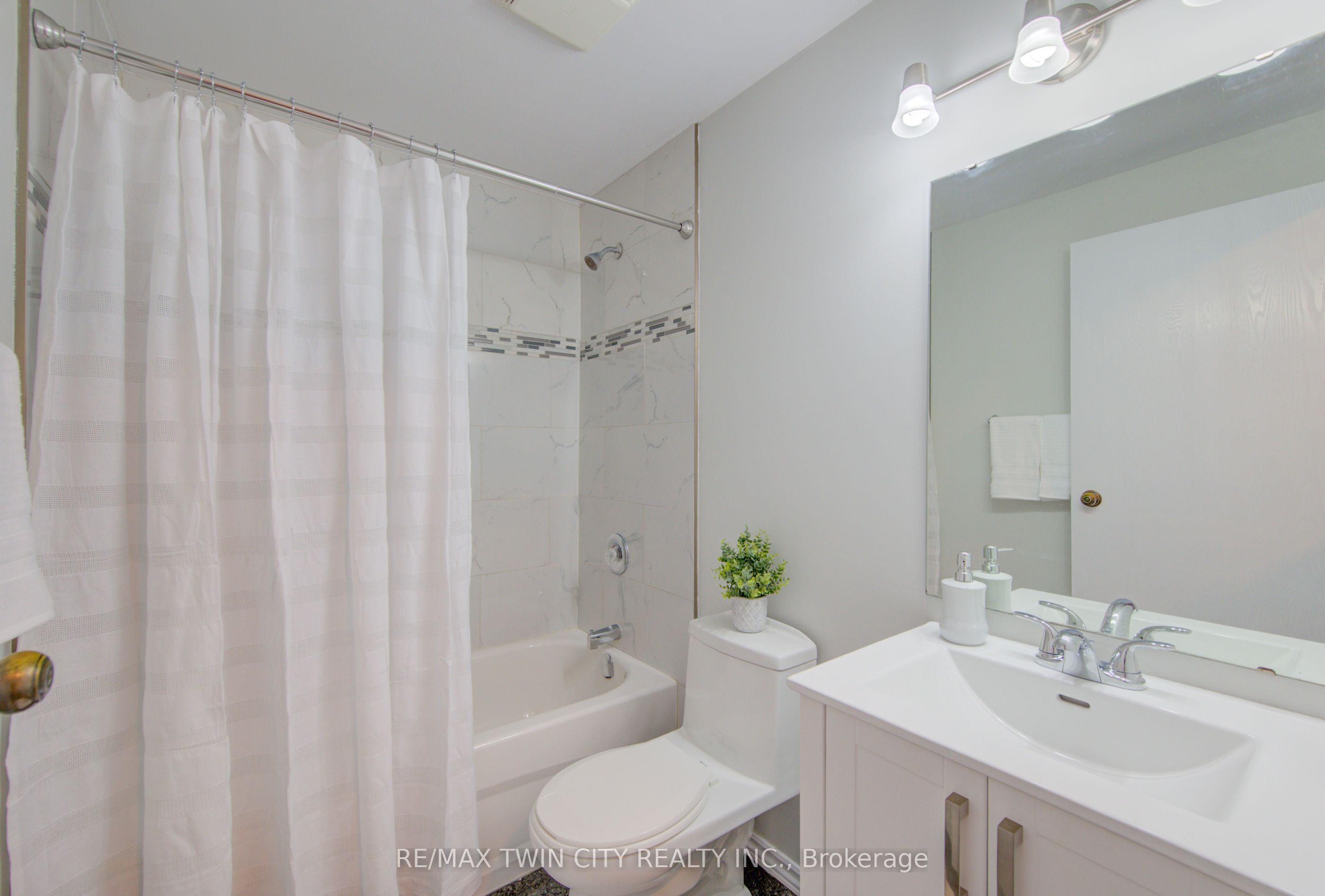 55 Green Valley Drive 608 Property Photo 16