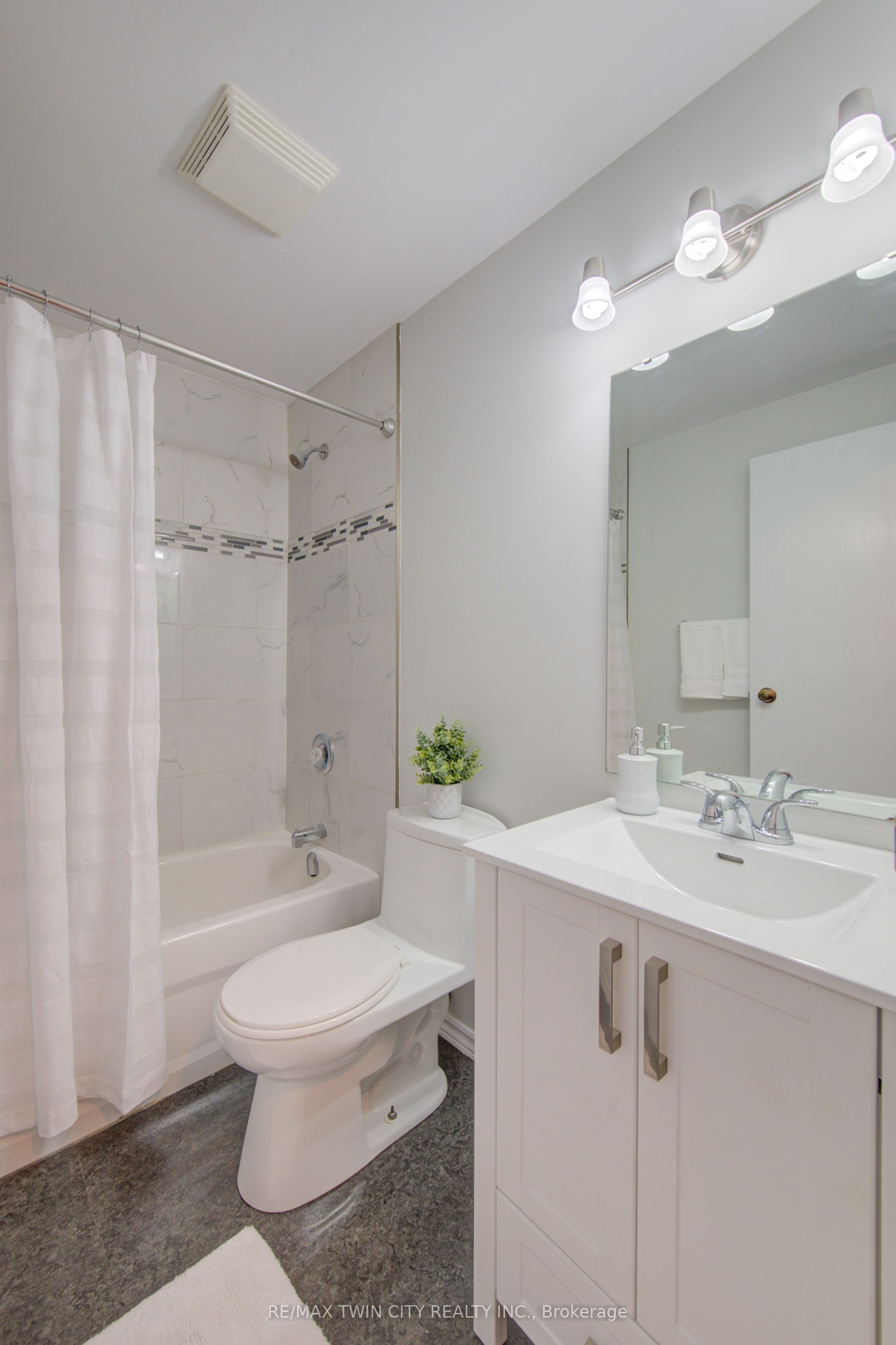 55 Green Valley Drive 608 Property Photo 17