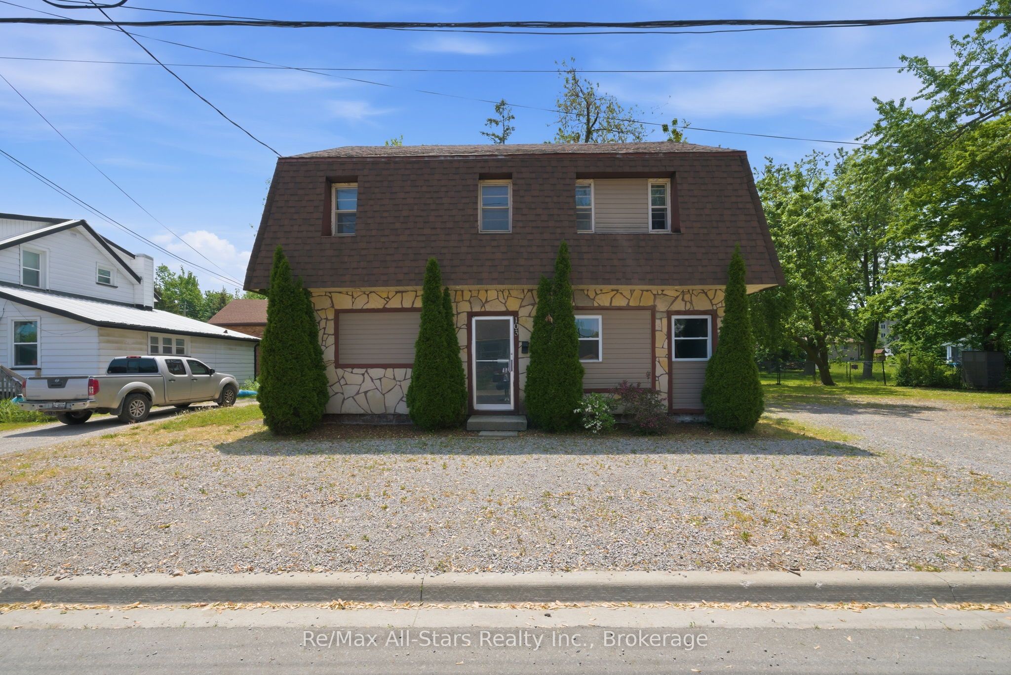 103 Durham Street W Property Photo 1