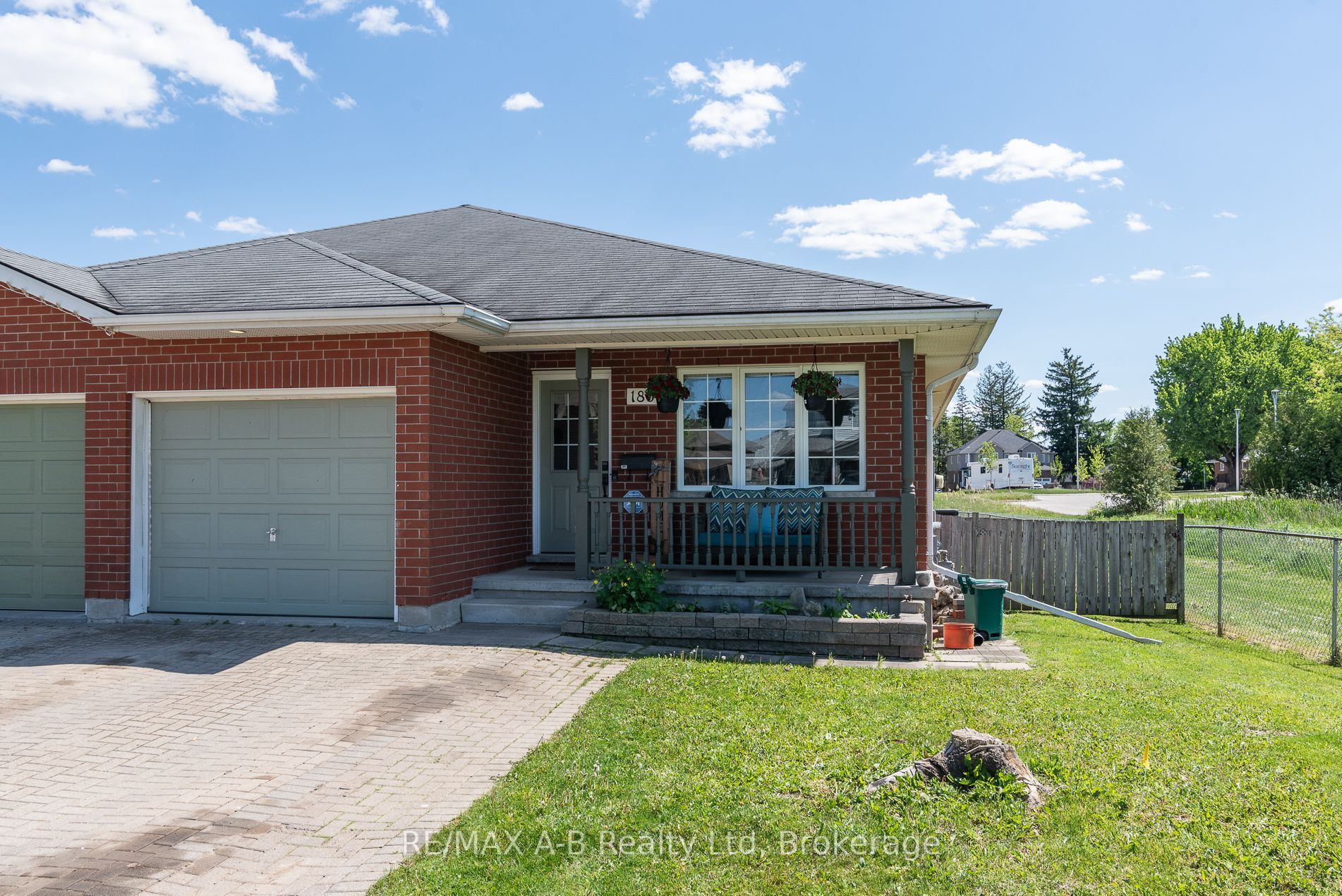 180 Westwood Avenue Property Photo 1
