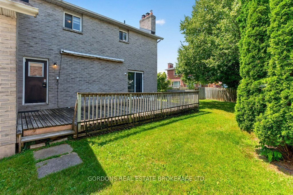 470 Kingsdale Avenue Property Photo 8