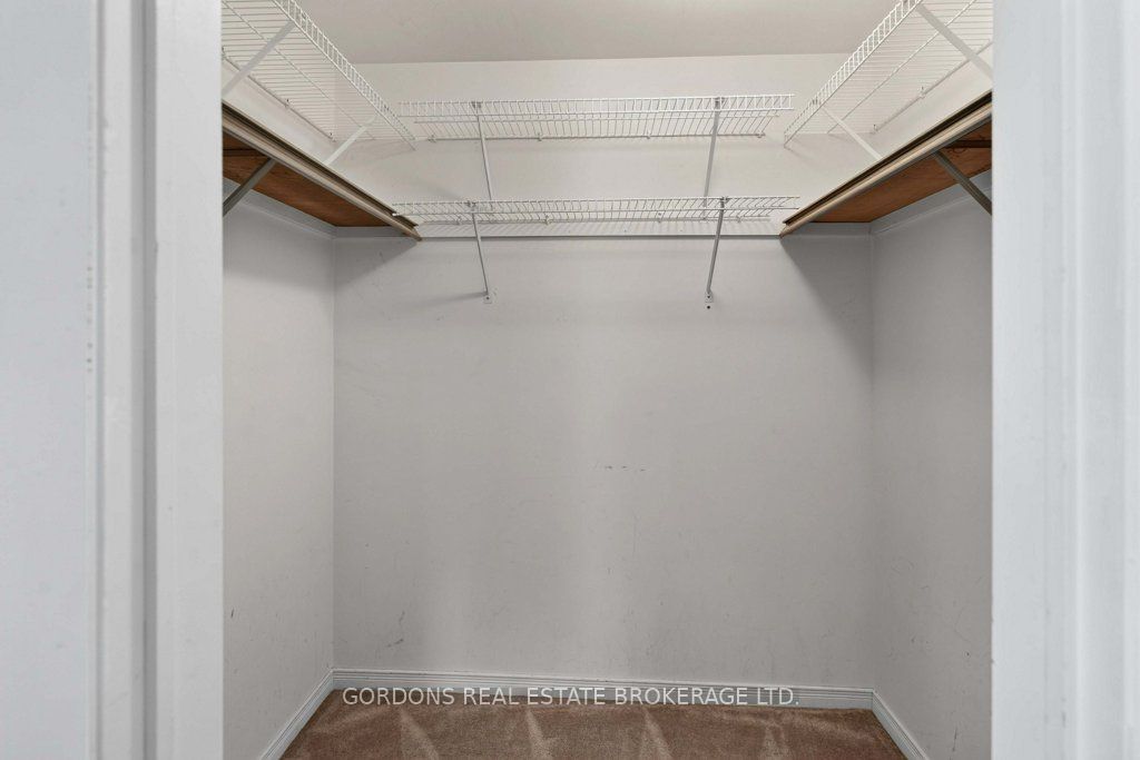 470 Kingsdale Avenue Property Photo 37