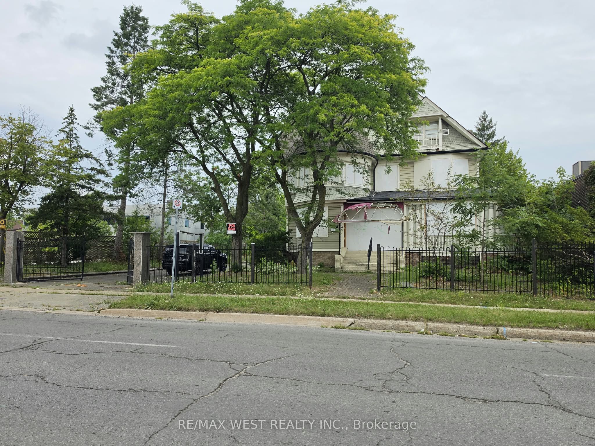 24 Burgar Street Property Photo 1