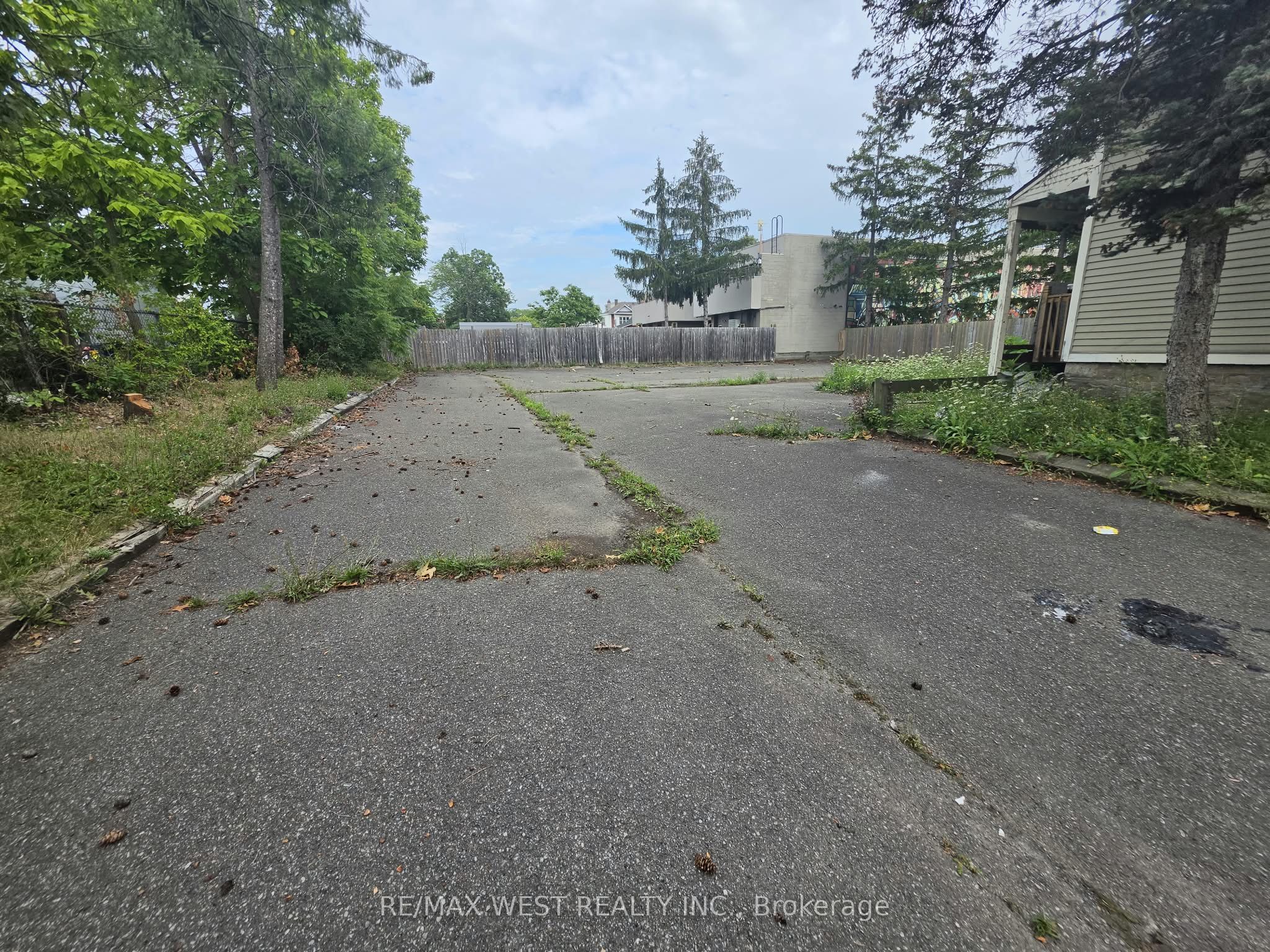 24 Burgar Street Property Photo 4
