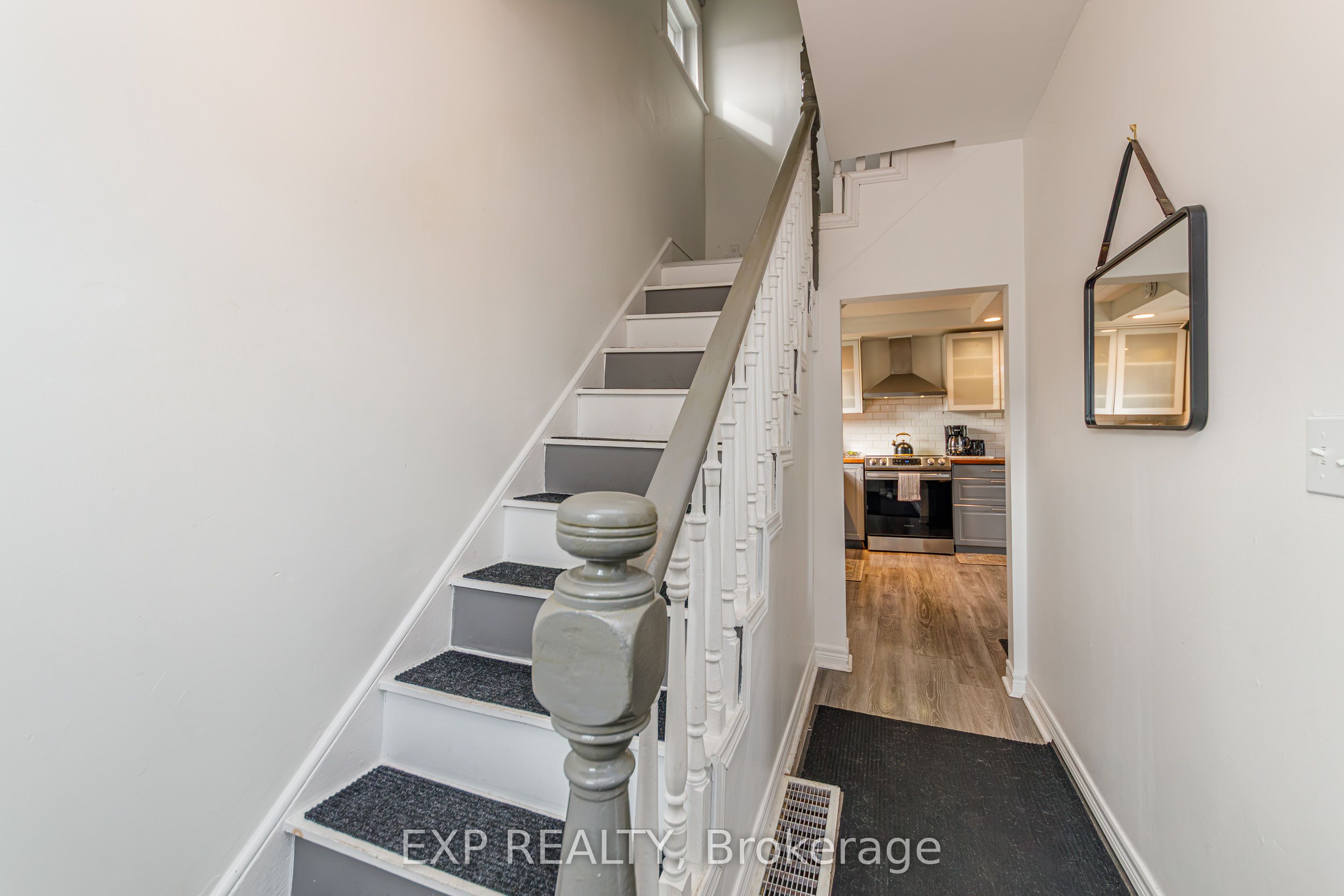 22 St Johns Way Property Photo 3