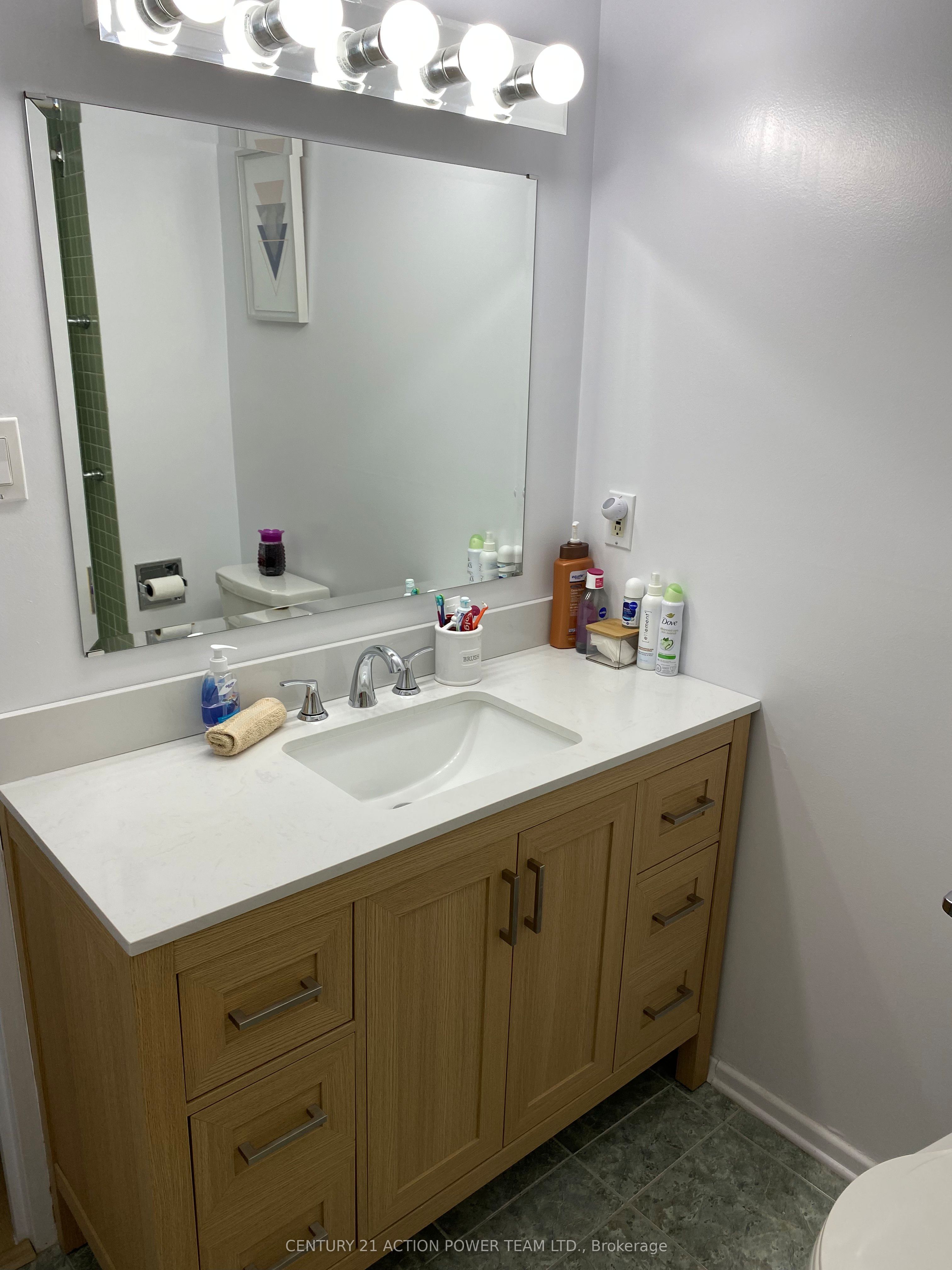 915 Elmsmere Road 1006 Property Photo 14