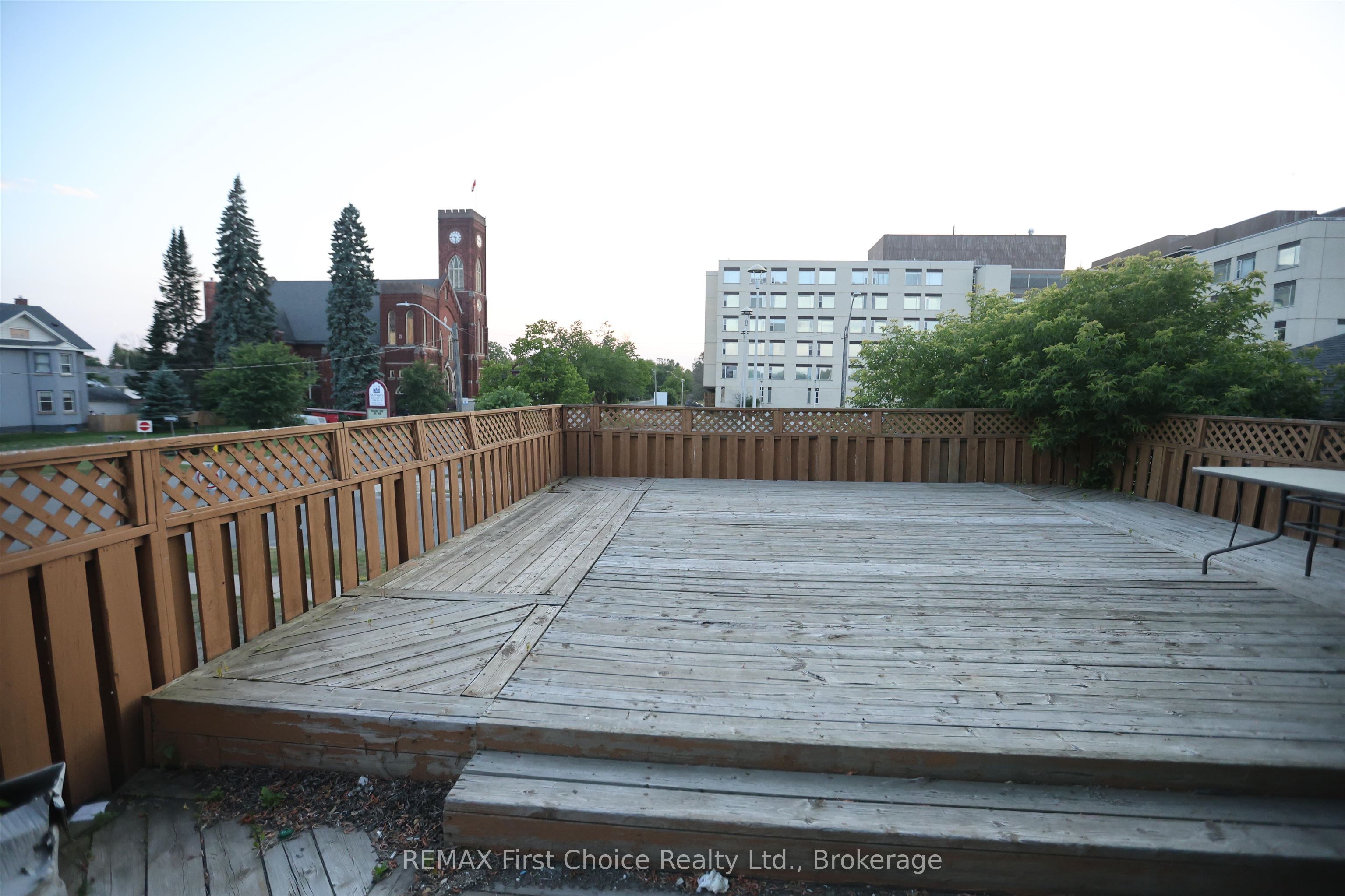 711 Ridgeway Street E Property Photo 5