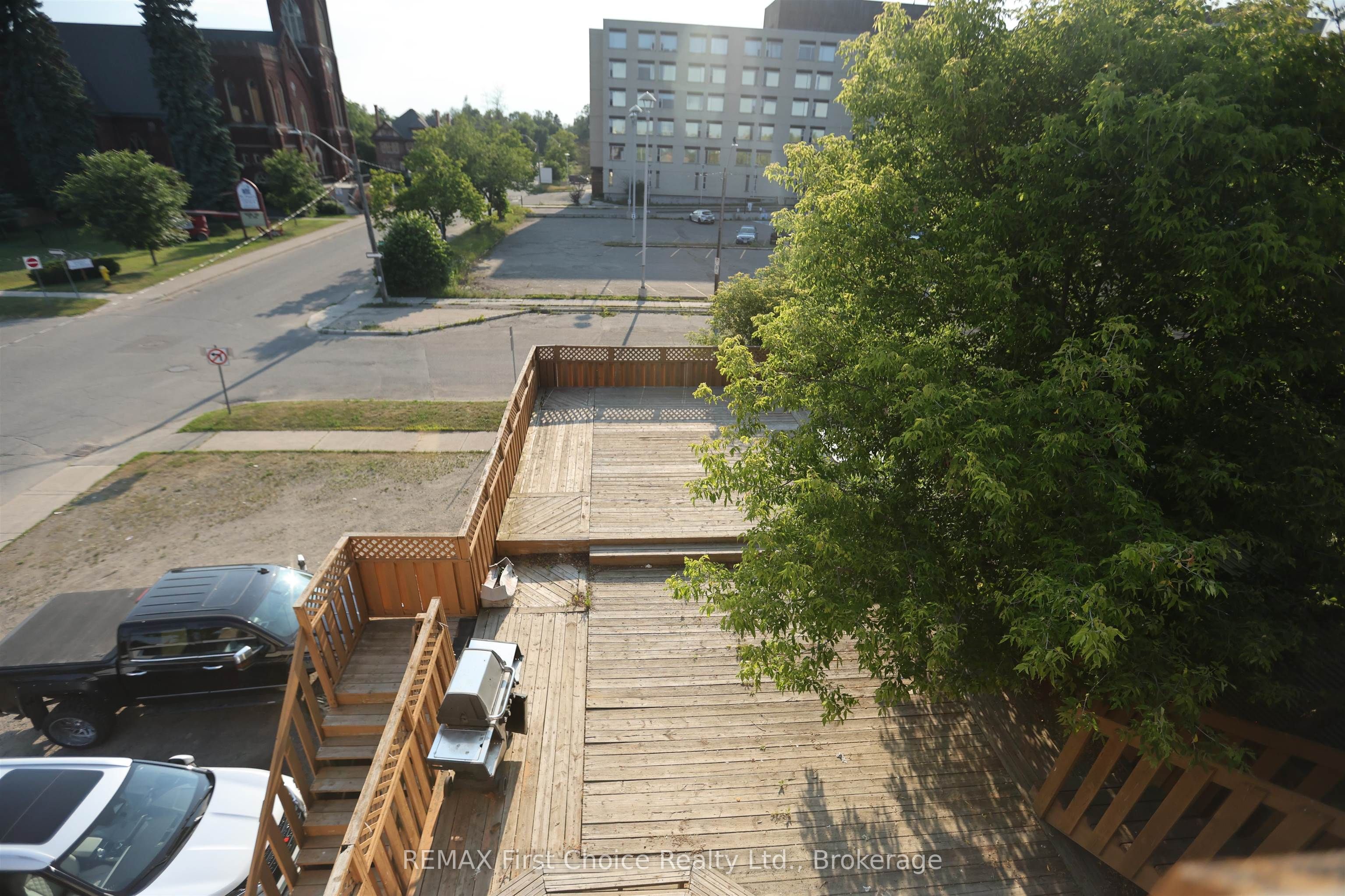 711 Ridgeway Street E Property Photo 6