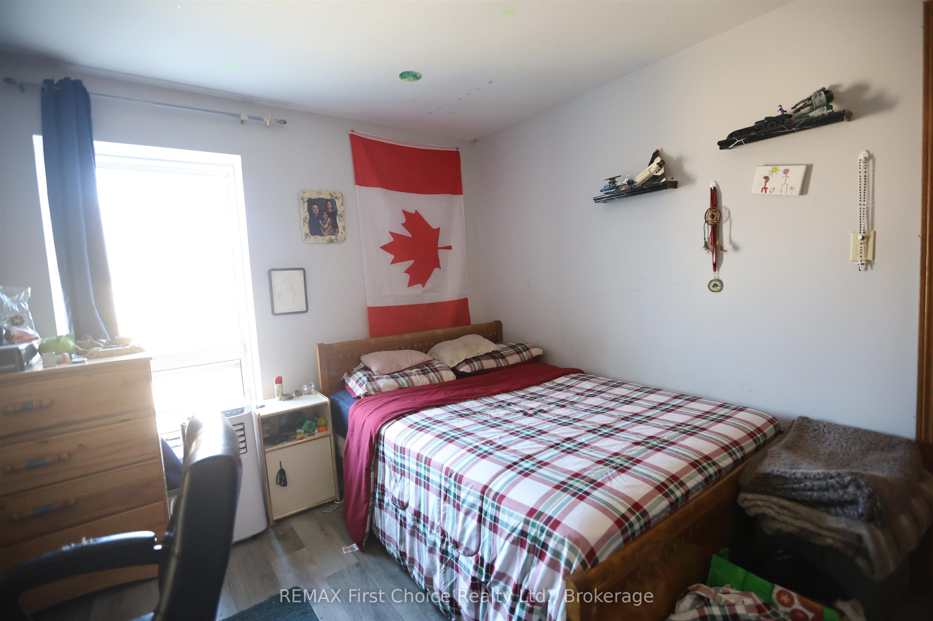 711 Ridgeway Street E Property Photo 11