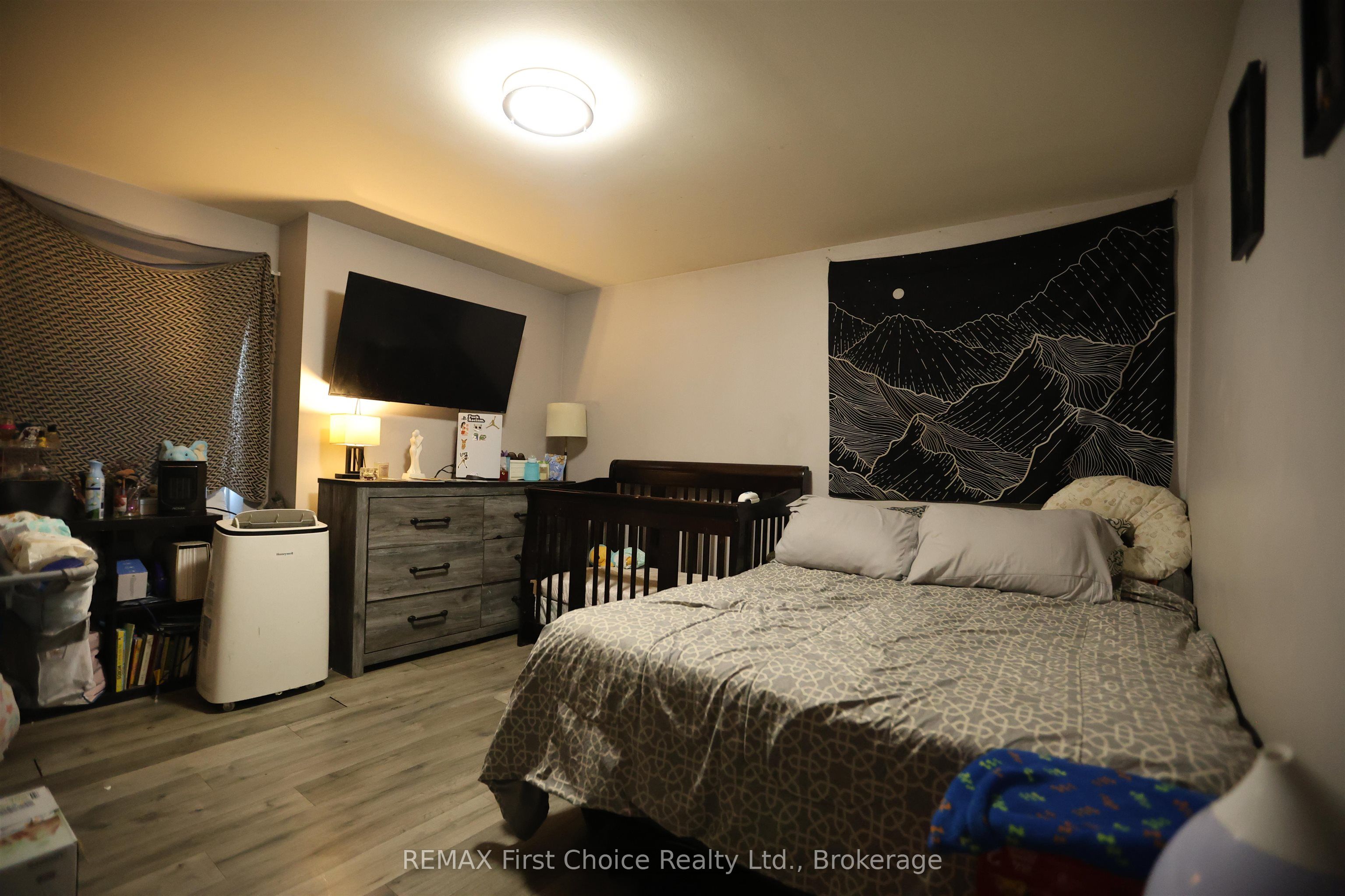 711 Ridgeway Street E Property Photo 12