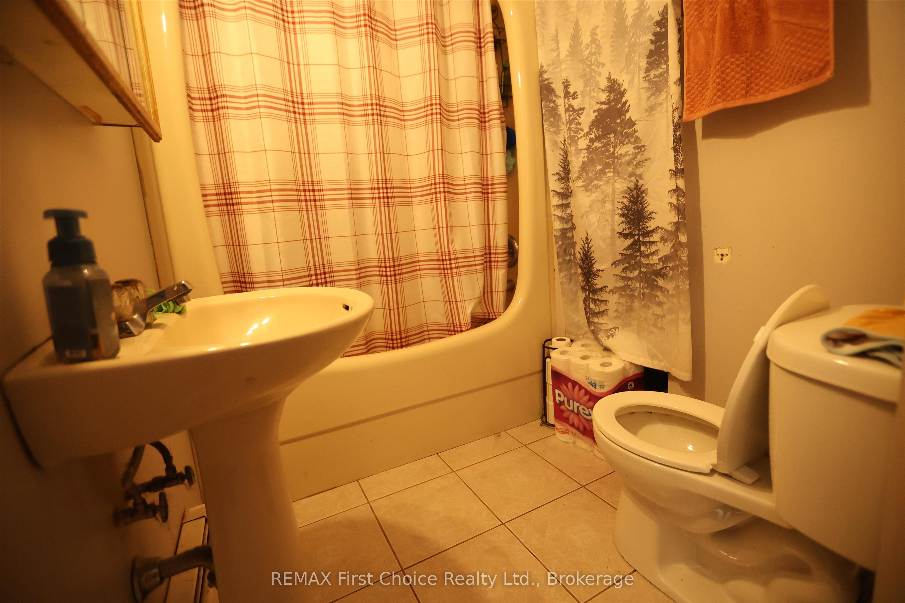 711 Ridgeway Street E Property Photo 13