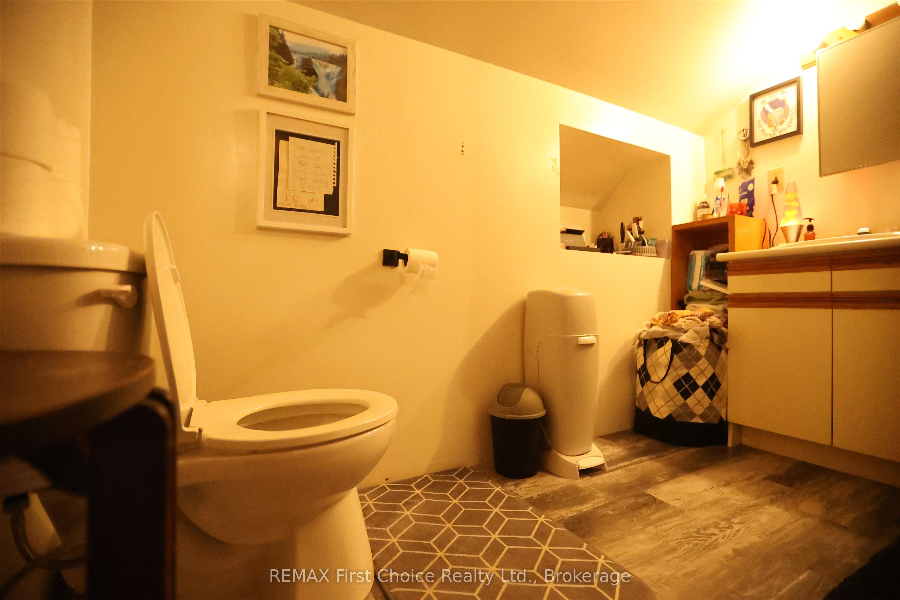 711 Ridgeway Street E Property Photo 17