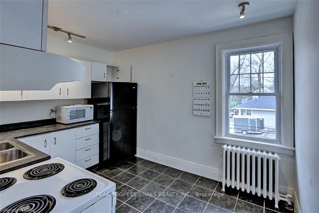 35 Cliftonvale Avenue Upper Unit Property Photo 4