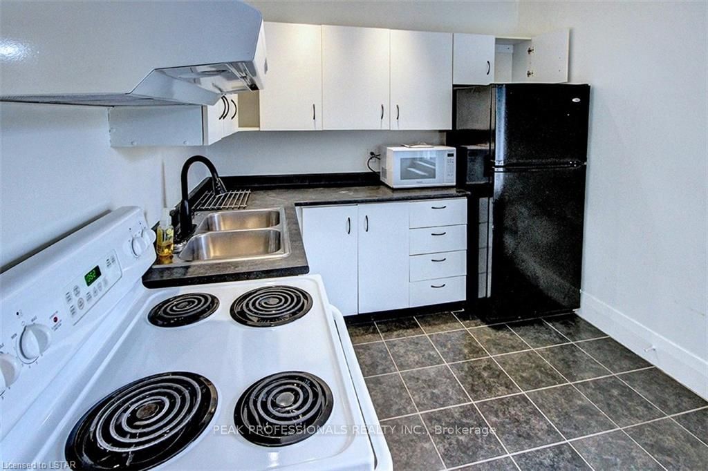 35 Cliftonvale Avenue Upper Unit Property Photo 5