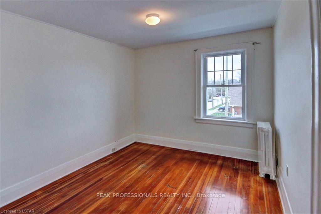 35 Cliftonvale Avenue Upper Unit Property Photo 7