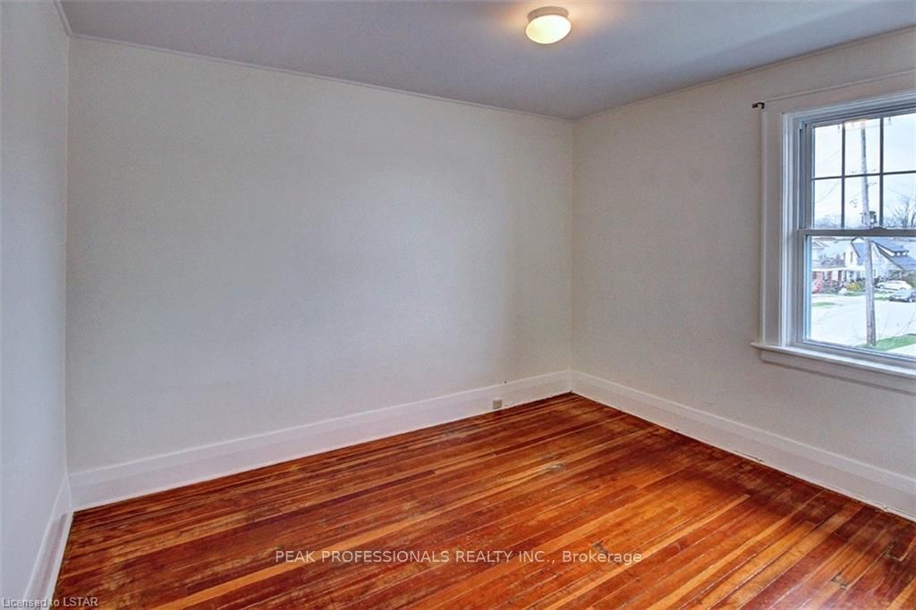 35 Cliftonvale Avenue Upper Unit Property Photo 8