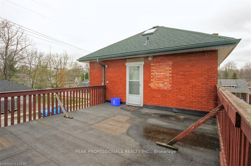 35 Cliftonvale Avenue Upper Unit Property Photo 15